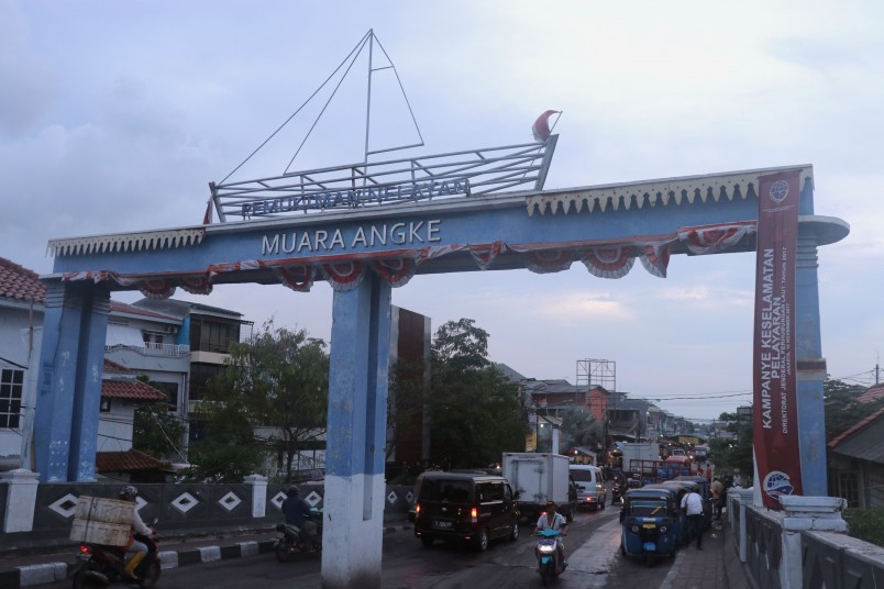 Crossing the bridge into Muara Angke